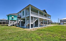 Bolivar Peninsula Beach House, Steps To Coast